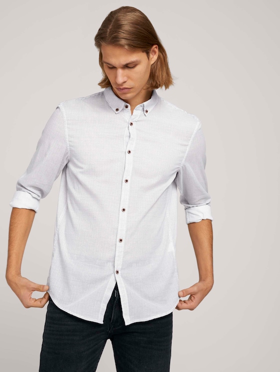 Light-weight shirt with pattern