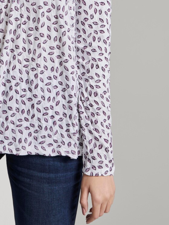 Patterned long sleeve top with crinkles - Women - Leaves AOP Off-White Patterned long sleeve top with crinkles - Women - Leaves AOP Off-White - 10 - TOM TAILOR