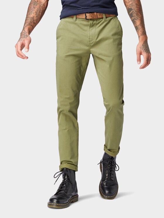 Chino Hose mit Gürtel - Männer - Cedar Green Chino Hose mit Gürtel - Männer - Cedar Green - 1 - TOM TAILOR Denim