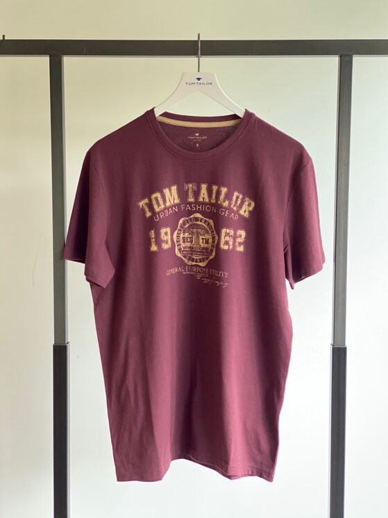 T-Shirt mit Logo-Print - Männer - Decadent Bordeaux T-Shirt mit Logo-Print - Männer - Decadent Bordeaux - 1 - TOM TAILOR