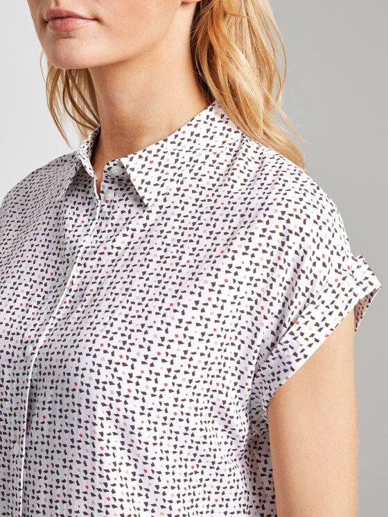Kurzärmlige Bluse mit Kent-Kragen - Frauen - white geometric design Kurzärmlige Bluse mit Kent-Kragen - Frauen - white geometric design - 9 - TOM TAILOR
