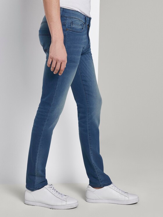 Troy slim jeans in a sweat look - Men - mid stone wash denim Troy slim jeans in a sweat look - Men - mid stone wash denim - 11 - TOM TAILOR