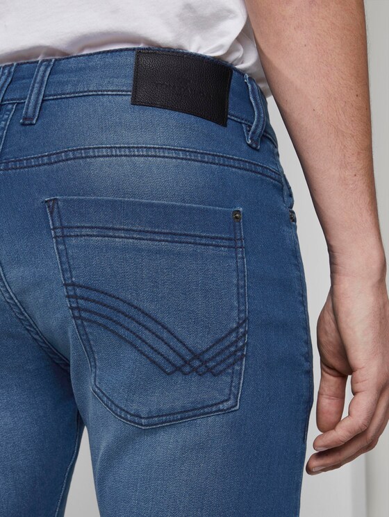 Troy slim jeans in a sweat look - Men - mid stone wash denim Troy slim jeans in a sweat look - Men - mid stone wash denim - 9 - TOM TAILOR