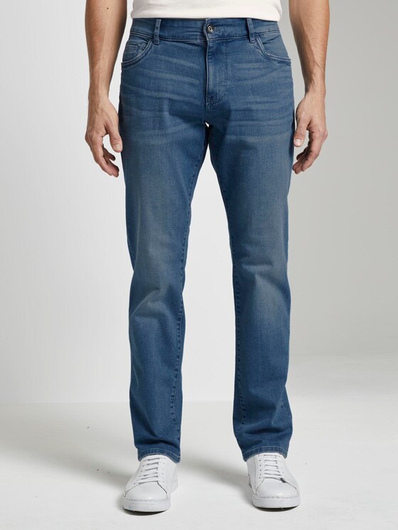 Josh Regular Slim Jeans - Mannen - Used Bleached Blue Denim Josh Regular Slim Jeans - Mannen - Used Bleached Blue Denim - 1 - TOM TAILOR