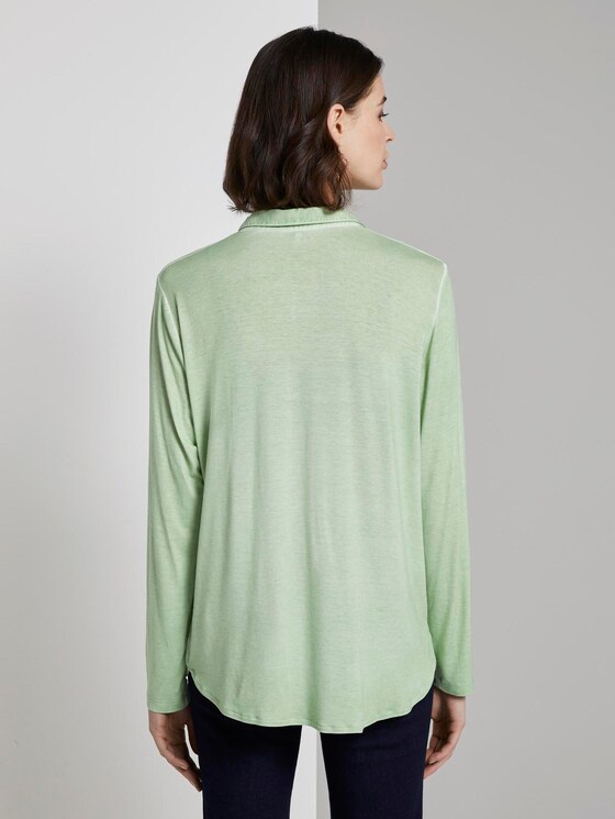 Blouse top with a decorative button tab - Women - sundried turf green Blouse top with a decorative button tab - Women - sundried turf green - 2 - TOM TAILOR