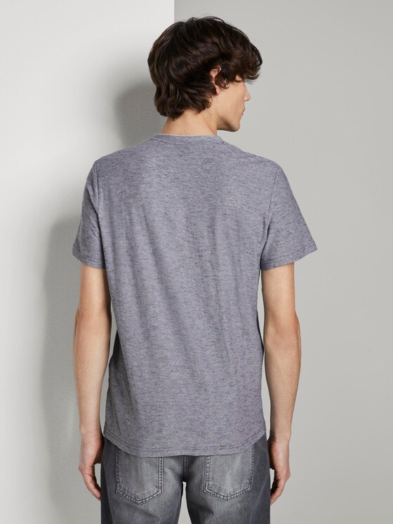 Gestreiftes Henley-T-Shirt - Männer - tarmac grey yarndye stripe Gestreiftes Henley-T-Shirt - Männer - tarmac grey yarndye stripe - 2 - TOM TAILOR