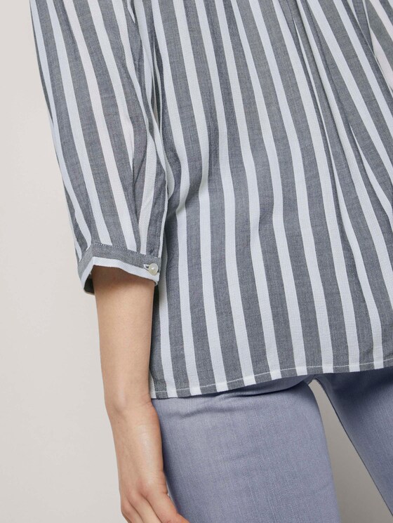 Gestreifte Bluse mit Taschen - Frauen - offwhite navy vertical stripe Gestreifte Bluse mit Taschen - Frauen - offwhite navy vertical stripe - 10 - TOM TAILOR