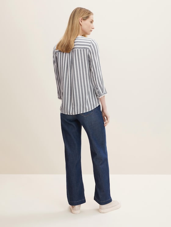Gestreifte Bluse mit Taschen - Frauen - offwhite navy vertical stripe Gestreifte Bluse mit Taschen - Frauen - offwhite navy vertical stripe - 2 - TOM TAILOR