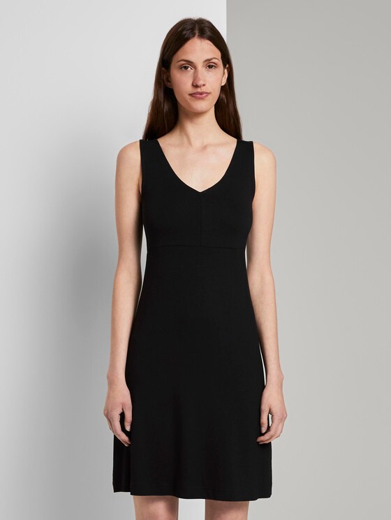 Gemustertes Kleid mit V-Ausschnitt - Frauen - deep black Gemustertes Kleid mit V-Ausschnitt - Frauen - deep black - 1 - TOM TAILOR