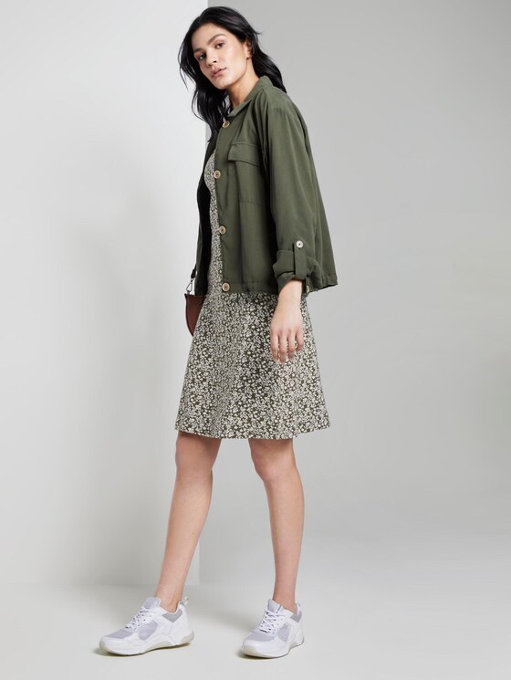 Gemustertes Kleid mit V-Ausschnitt - Frauen - khaki offwhite floral design Gemustertes Kleid mit V-Ausschnitt - Frauen - khaki offwhite floral design - 3 - TOM TAILOR