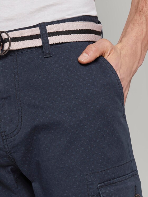 Gemusterte Cargo-Shorts mit Gürtel - Männer - blue dot minimal design Gemusterte Cargo-Shorts mit Gürtel - Männer - blue dot minimal design - 9 - TOM TAILOR