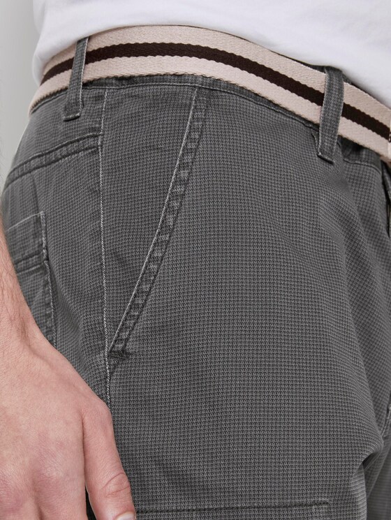 Gemusterte Cargo-Shorts mit Gürtel - Männer - grey small t design Gemusterte Cargo-Shorts mit Gürtel - Männer - grey small t design - 9 - TOM TAILOR