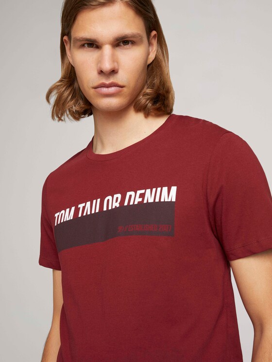 T-Shirt mit Print - Männer - burned cordovan red T-Shirt mit Print - Männer - burned cordovan red - 9 - TOM TAILOR Denim