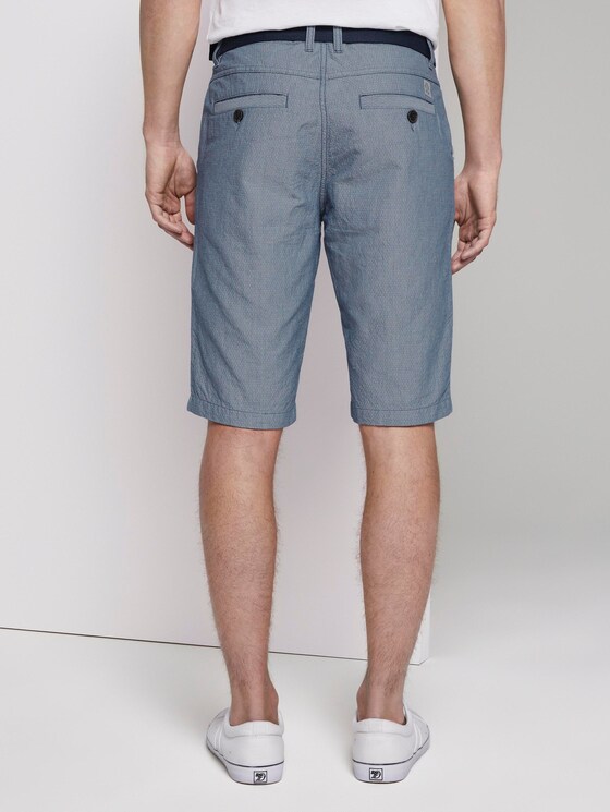 Gemusterte Josh Regular Slim Baumwoll-Shorts mit Gürtel - Männer - Light Blue Minimal Indigo Gemusterte Josh Regular Slim Baumwoll-Shorts mit Gürtel - Männer - Light Blue Minimal Indigo - 2 - TOM TAILOR