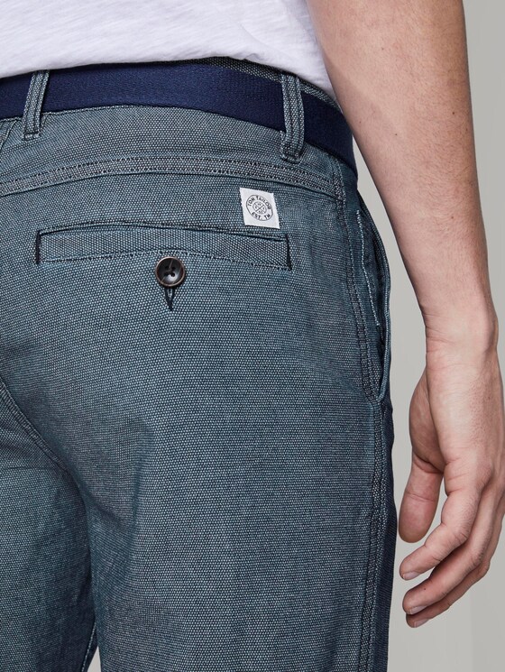 Gemusterte Josh Regular Slim Baumwoll-Shorts mit Gürtel - Männer - blue indigo structure Gemusterte Josh Regular Slim Baumwoll-Shorts mit Gürtel - Männer - blue indigo structure - 10 - TOM TAILOR