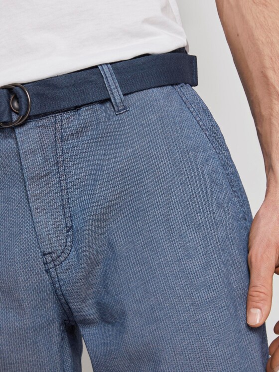 Gemusterte Josh Regular Slim Baumwoll-Shorts mit Gürtel - Männer - indigo zig zag structure Gemusterte Josh Regular Slim Baumwoll-Shorts mit Gürtel - Männer - indigo zig zag structure - 9 - TOM TAILOR
