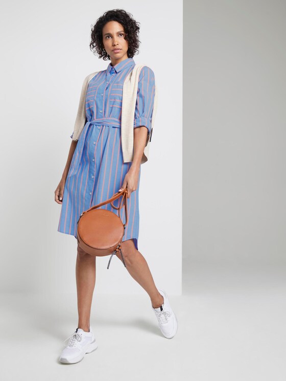 Gestreiftes Hemdkleid mit Gürtel - Frauen - blue white orange stripe Gestreiftes Hemdkleid mit Gürtel - Frauen - blue white orange stripe - 3 - Mine to five