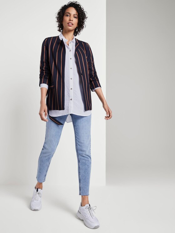 Textured blouse with a shirt collar - Women - White Textured blouse with a shirt collar - Women - White - 3 - Mine to five
