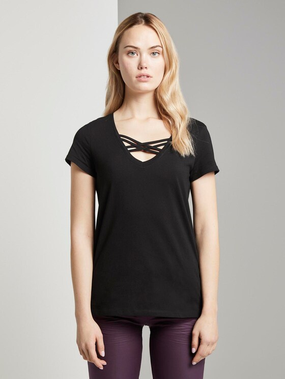 Cut-Out T-Shirt mit Bio-Baumwolle - Frauen - Deep Black Cut-Out T-Shirt mit Bio-Baumwolle - Frauen - Deep Black - 1 - TOM TAILOR Denim