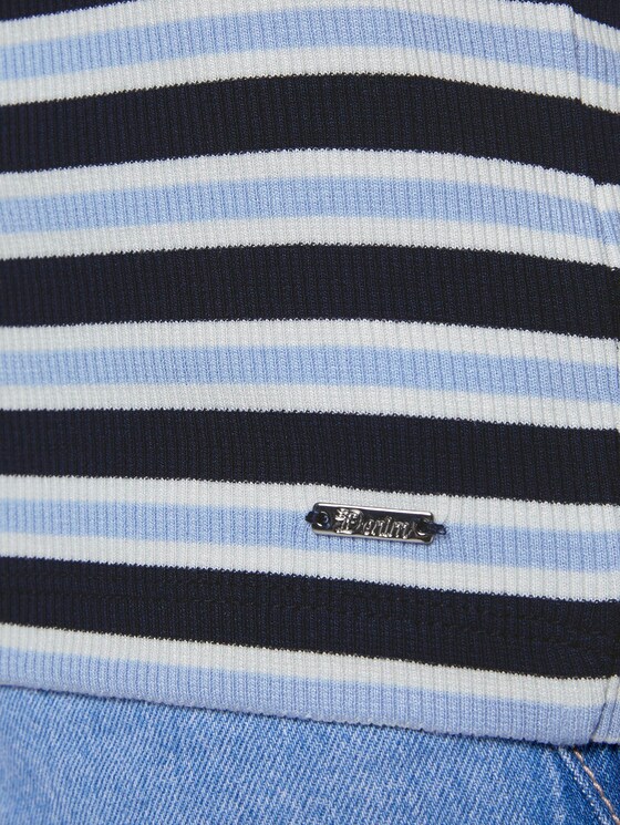 Gestreiftes T-Shirt mit Stehkragen - Frauen - navy light blue stripe Gestreiftes T-Shirt mit Stehkragen - Frauen - navy light blue stripe - 10 - TOM TAILOR Denim
