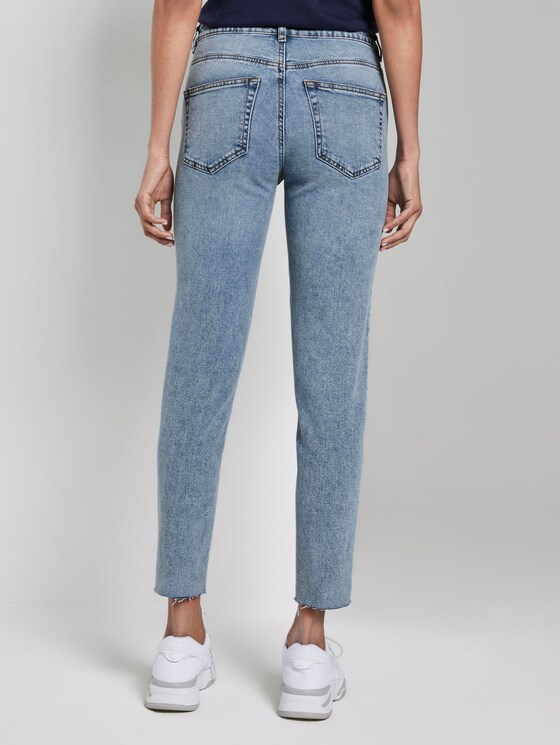 Slim Jeans Stone Wash - Frauen - light stone wash denim Slim Jeans Stone Wash - Frauen - light stone wash denim - 2 - Mine to five