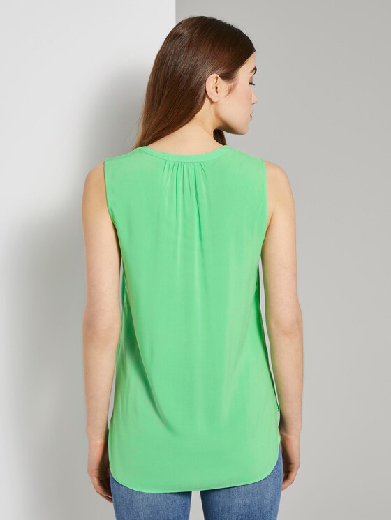 Sleeveless blouse with a Henley neckline - Women - amaranthus green Sleeveless blouse with a Henley neckline - Women - amaranthus green - 2 - TOM TAILOR Denim