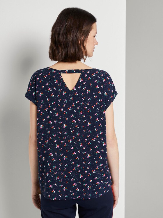 Gemustertes T-Shirt mit Cut-Out - Frauen - navy flower print Gemustertes T-Shirt mit Cut-Out - Frauen - navy flower print - 2 - TOM TAILOR Denim