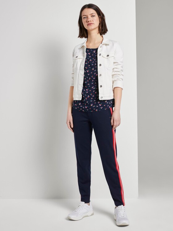 Gemustertes T-Shirt mit Cut-Out - Frauen - navy flower print Gemustertes T-Shirt mit Cut-Out - Frauen - navy flower print - 3 - TOM TAILOR Denim