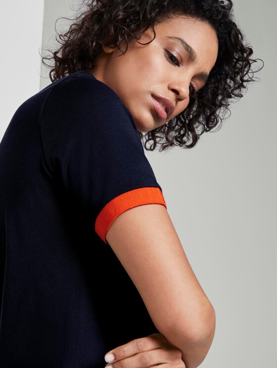 T-Shirt mit Kontrast-Blende - Frauen - Night Sky Blue T-Shirt mit Kontrast-Blende - Frauen - Night Sky Blue - 9 - Mine to five