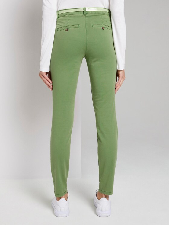 Schlichte Chino mit Gürtel - Frauen - sundried turf green Schlichte Chino mit Gürtel - Frauen - sundried turf green - 2 - TOM TAILOR