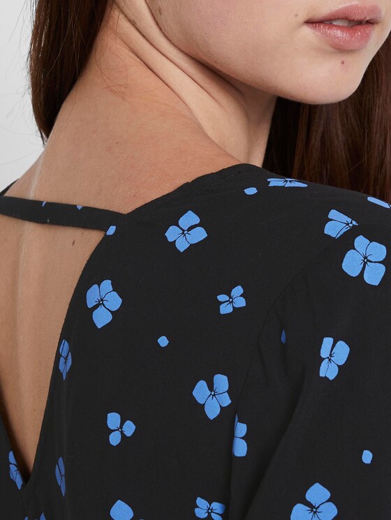 Bluse mit V-Ausschnitt und Rückendetail - Frauen - black blue flower print Bluse mit V-Ausschnitt und Rückendetail - Frauen - black blue flower print - 9 - TOM TAILOR Denim