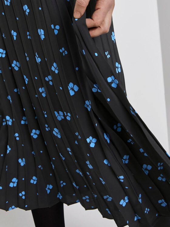Midi Faltenrock mit Blumenprint - Frauen - black blue flower print Midi Faltenrock mit Blumenprint - Frauen - black blue flower print - 10 - TOM TAILOR Denim