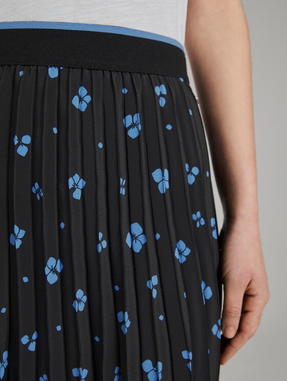 Midi Faltenrock mit Blumenprint - Frauen - black blue flower print Midi Faltenrock mit Blumenprint - Frauen - black blue flower print - 9 - TOM TAILOR Denim
