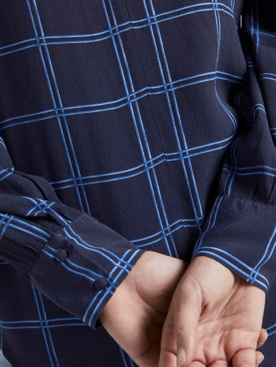 karierte Bluse aus Viskose-Crêpe - Frauen - navy blue grid check karierte Bluse aus Viskose-Crêpe - Frauen - navy blue grid check - 10 - TOM TAILOR