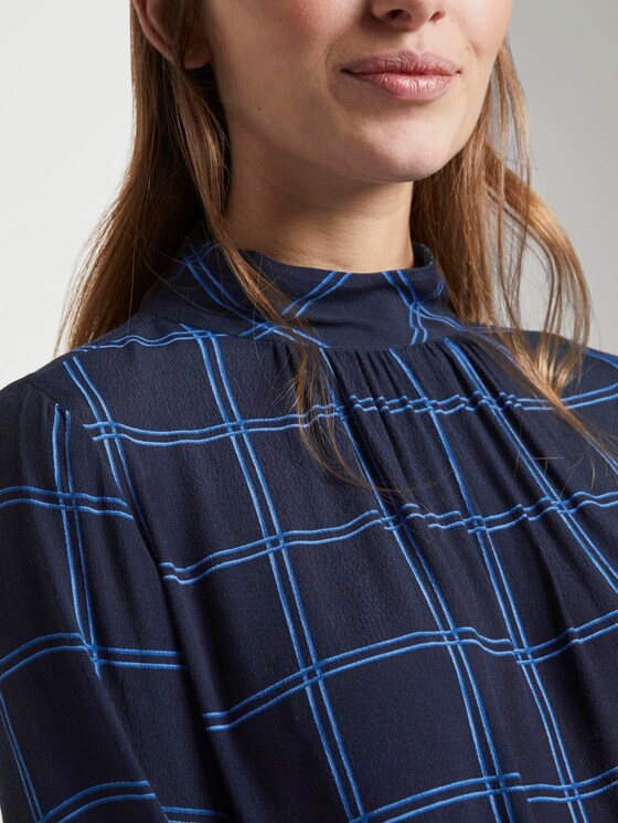 karierte Bluse aus Viskose-Crêpe - Frauen - navy blue grid check karierte Bluse aus Viskose-Crêpe - Frauen - navy blue grid check - 9 - TOM TAILOR