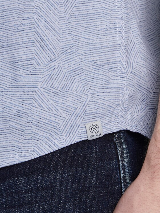 Patterned short-sleeved shirt with a chest pocket - Men - blue irregular striped design Patterned short-sleeved shirt with a chest pocket - Men - blue irregular striped design - 10 - TOM TAILOR