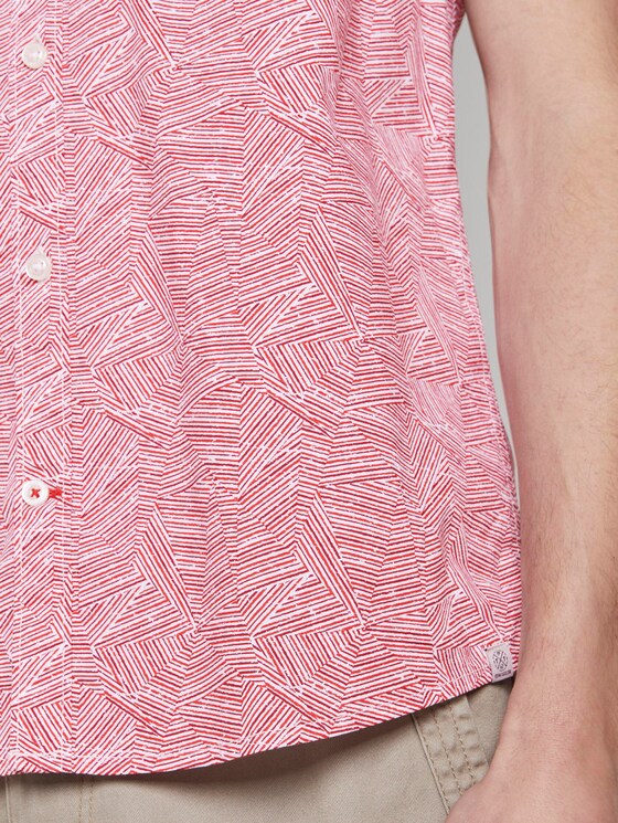 Patterned short-sleeved shirt with a chest pocket - Men - red irregular striped design Patterned short-sleeved shirt with a chest pocket - Men - red irregular striped design - 10 - TOM TAILOR