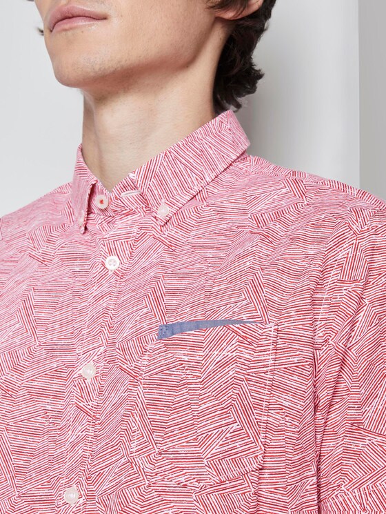 Patterned short-sleeved shirt with a chest pocket - Men - red irregular striped design Patterned short-sleeved shirt with a chest pocket - Men - red irregular striped design - 9 - TOM TAILOR