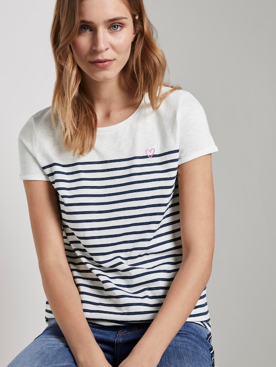 Gestreiftes T-Shirt mit kleiner Stickerei von Denim Female, navy white stripe