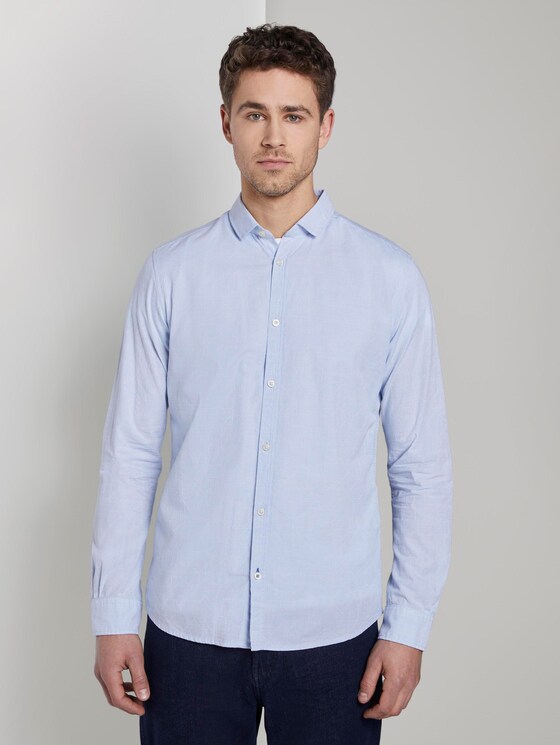 Strukturiertes Hemd mit schmalem Kent-Kragen - Männer - light blue stripe white dobby Strukturiertes Hemd mit schmalem Kent-Kragen - Männer - light blue stripe white dobby - 1 - TOM TAILOR