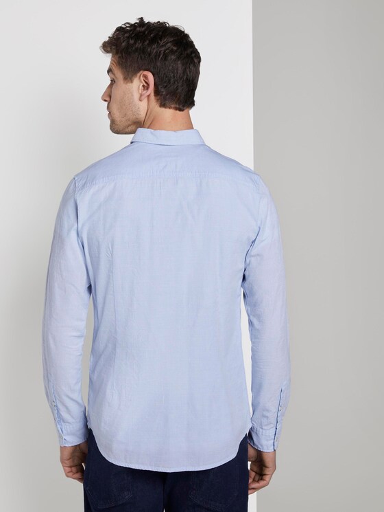 Strukturiertes Hemd mit schmalem Kent-Kragen - Männer - light blue stripe white dobby Strukturiertes Hemd mit schmalem Kent-Kragen - Männer - light blue stripe white dobby - 2 - TOM TAILOR