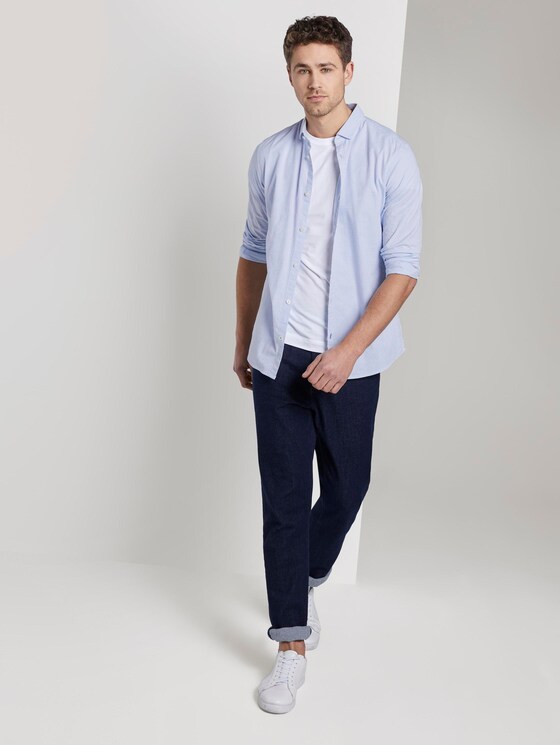 Strukturiertes Hemd mit schmalem Kent-Kragen - Männer - light blue stripe white dobby Strukturiertes Hemd mit schmalem Kent-Kragen - Männer - light blue stripe white dobby - 3 - TOM TAILOR