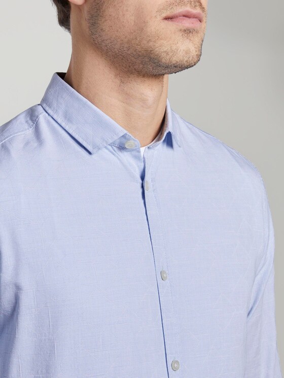 Strukturiertes Hemd mit schmalem Kent-Kragen - Männer - light blue stripe white dobby Strukturiertes Hemd mit schmalem Kent-Kragen - Männer - light blue stripe white dobby - 9 - TOM TAILOR