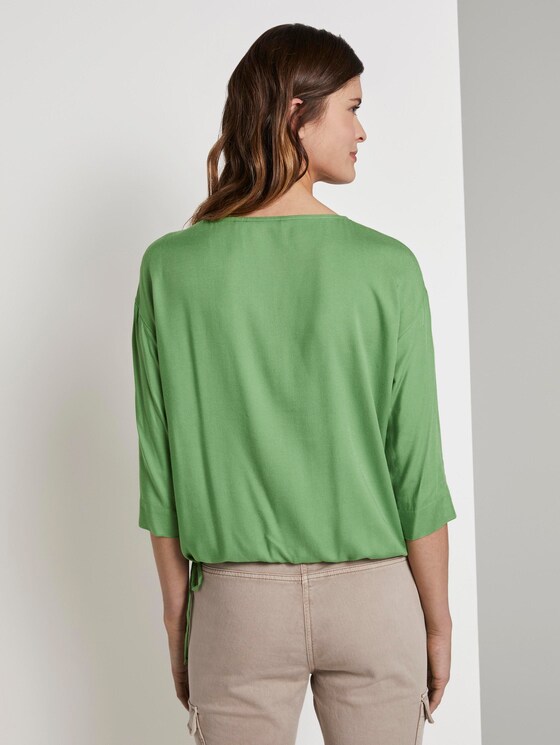 Blusenshirt mit verstellbarem Bund - Frauen - sundried turf green Blusenshirt mit verstellbarem Bund - Frauen - sundried turf green - 2 - TOM TAILOR