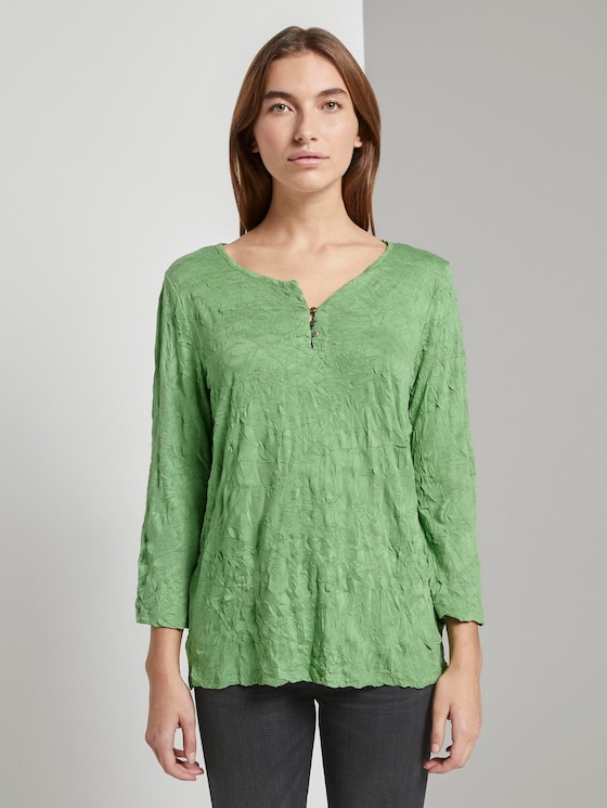 Gemustertes Shirt in Crincle-Optik - Frauen - sundried turf green Gemustertes Shirt in Crincle-Optik - Frauen - sundried turf green - 1 - TOM TAILOR