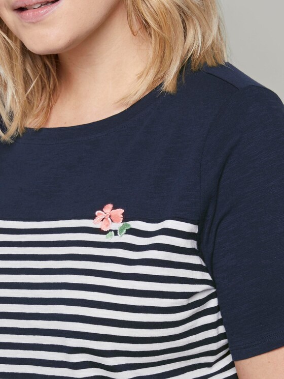 Gestreiftes T-Shirt mit Stickerei - Frauen - Real Navy Blue Gestreiftes T-Shirt mit Stickerei - Frauen - Real Navy Blue - 9 - My True Me