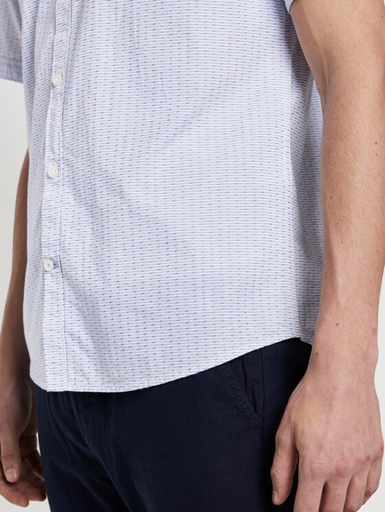 Strukturiertes Kurzarmhemd mit Streifen - Männer - light blue white dobby stripe Strukturiertes Kurzarmhemd mit Streifen - Männer - light blue white dobby stripe - 10 - TOM TAILOR