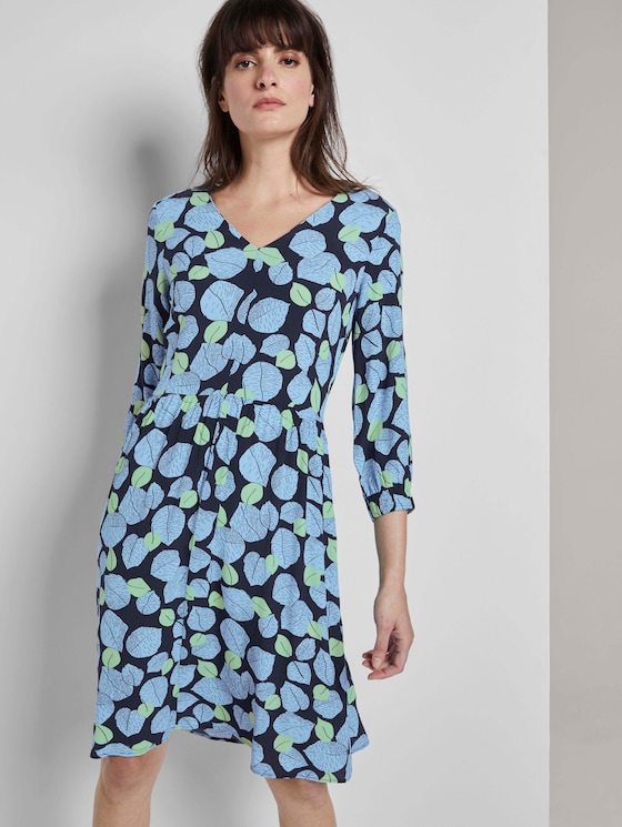 Dress with an all-over print -  - navy leaves design - 5 - Mine to five