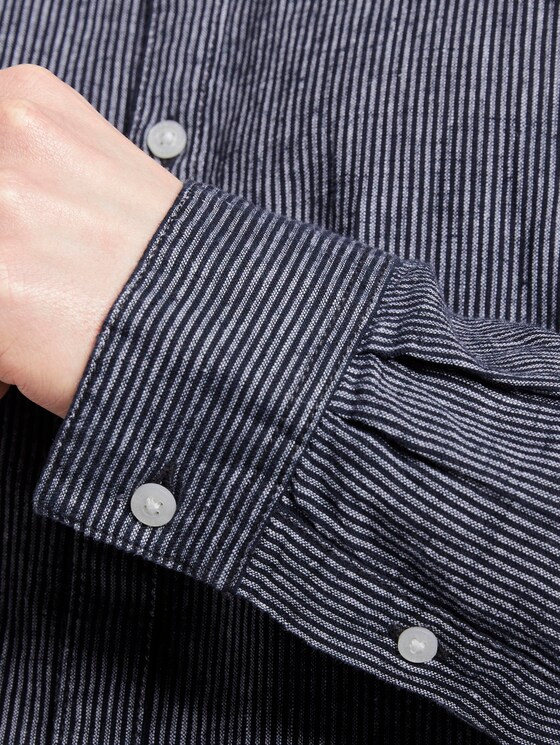 Strukturiertes Hemd aus Leinengemisch - Männer - navy white fineliner stripe Strukturiertes Hemd aus Leinengemisch - Männer - navy white fineliner stripe - 10 - TOM TAILOR Denim