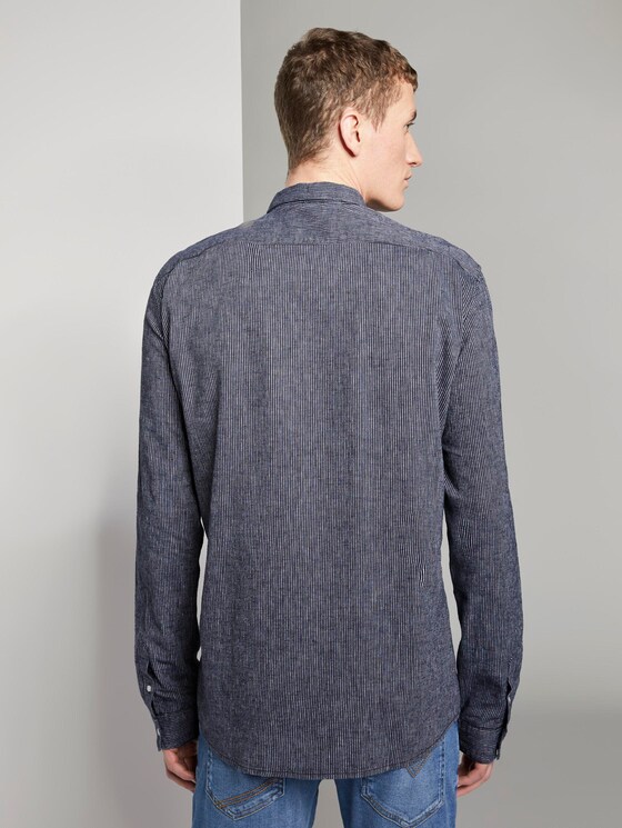 Strukturiertes Hemd aus Leinengemisch - Männer - navy white fineliner stripe Strukturiertes Hemd aus Leinengemisch - Männer - navy white fineliner stripe - 2 - TOM TAILOR Denim